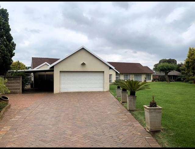 4 BEDROOM HOUSE FOR SALE IN FREEWAY PARK